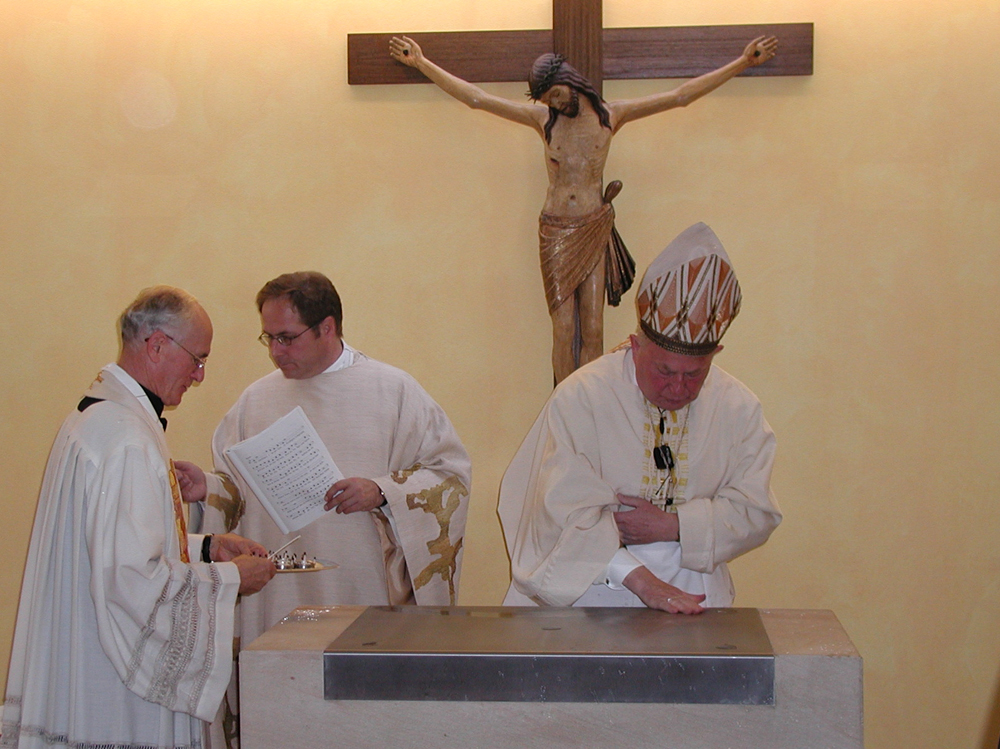 Eröffnung und Altarweihe 2003