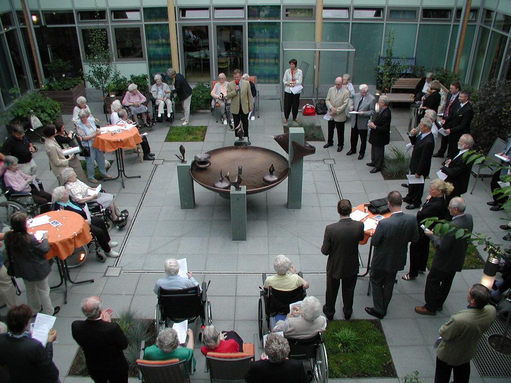 Brunneneinweihung im Atrium 2004